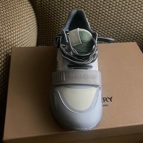 100% authentic (proof of purchase) regular price 790. - Picture 2 of 7